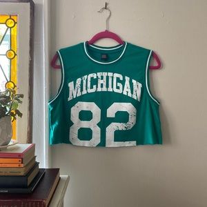 wild fable cropped sporty michigan tank top!